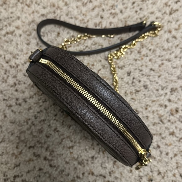 AUTHENTIC Gucci cross body with gold chain - Picture 9 of 9